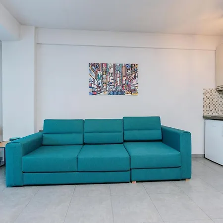Faos Aparthotel *